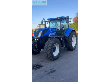 Traktors NEW HOLLAND T7