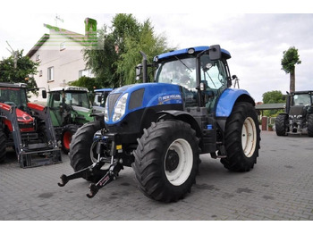 Traktors NEW HOLLAND T7.200