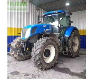 Traktors NEW HOLLAND T7.250