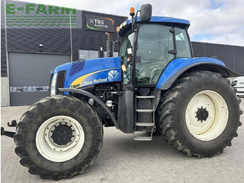 Traktors NEW HOLLAND T8000