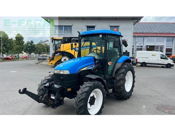 Traktors NEW HOLLAND TD5