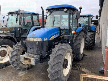 Traktors NEW HOLLAND TD5
