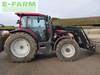 Traktors VALTRA