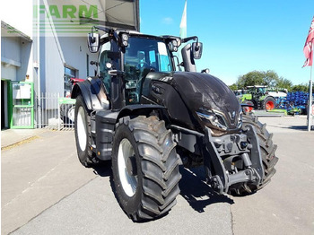Traktors VALTRA
