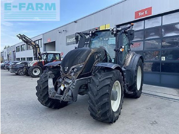 Traktors VALTRA T214