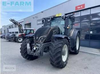 Traktors VALTRA T214