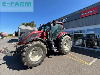 Traktors VALTRA T214