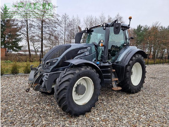 Traktors VALTRA T154