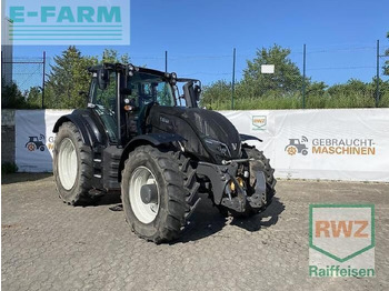Traktors VALTRA T174
