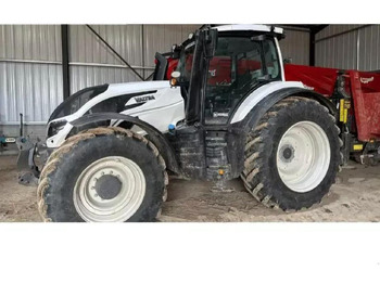 Traktors VALTRA T-series