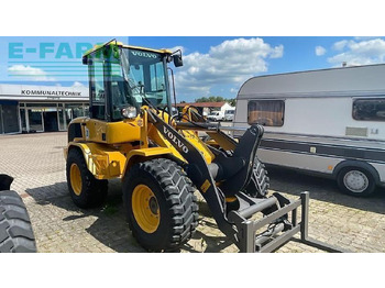 Mini-ekskavators VOLVO L30