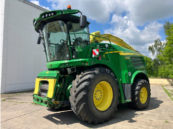 Kombains JOHN DEERE 8400