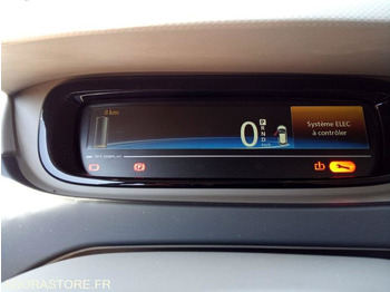 Vieglā automašīna RENAULT