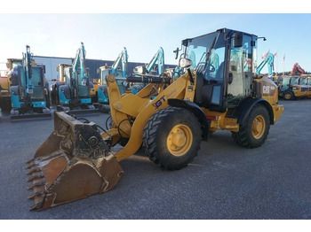 Riteņu iekrāvējs CATERPILLAR 906M