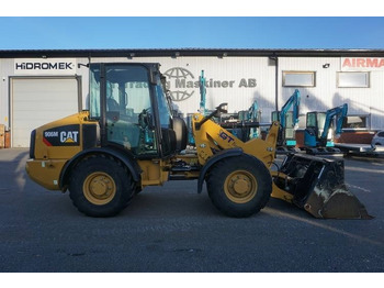 Riteņu iekrāvējs CATERPILLAR 906M