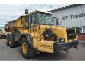 Artikulētias pašizgāzējs KOMATSU HM300