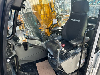 Kāpurķēžu ekskavators Liebherr 922: foto 5