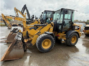 Riteņu iekrāvējs CATERPILLAR 908M