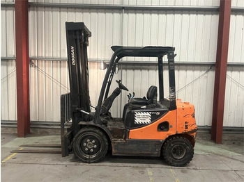 Dīzeļiekrāvējs DOOSAN