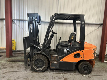Dīzeļiekrāvējs DOOSAN
