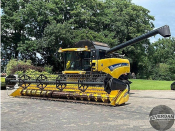 Labības kombains NEW HOLLAND CX series
