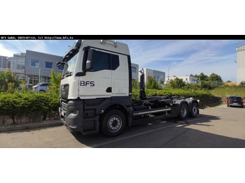 Pacēlājs ar āķi MAN TGX 26.510