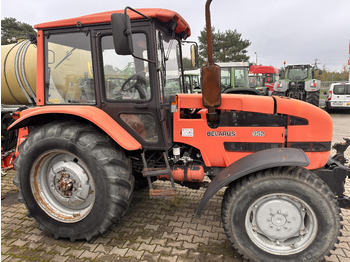 Traktors BELARUS
