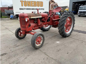 Traktors