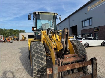 Riteņu iekrāvējs New Holland W 110 B W 110 B: foto 4 Riteņu iekrāvējs New Holland W 110 B W 110 B: foto 4