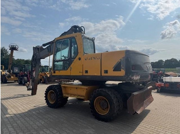 Riteņu ekskavators VOLVO EW180