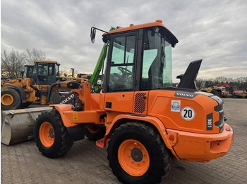 Riteņu iekrāvējs VOLVO L30G