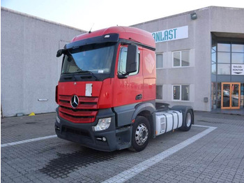 Vilcējs MERCEDES-BENZ Actros 1843