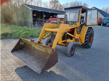 Traktors JOHN DEERE