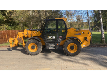 Teleskopiskais iekrāvējs JCB