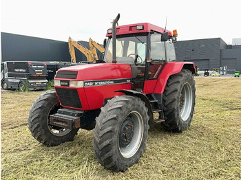 Traktors CASE IH
