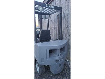 Autokrāvējs CLARK - DPM 20 SB - 1990 - FORKLIFT: foto 5 Autokrāvējs CLARK - DPM 20 SB - 1990 - FORKLIFT: foto 5