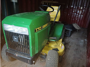 Zāles pļāvējs JOHN DEERE