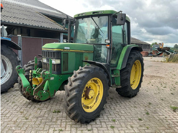 Traktors JOHN DEERE 6300