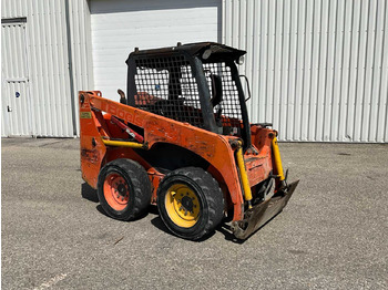 Kompaktiekrāvējs KOMATSU SK714