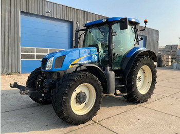 Traktors NEW HOLLAND T6070