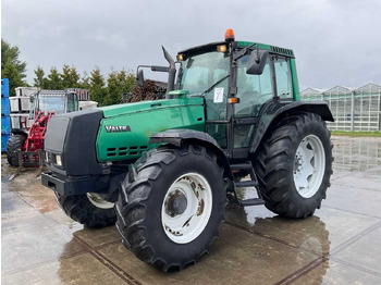 Traktors VALTRA 8000