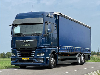 Kravas automašīna ar tentu MAN TGX 26.400