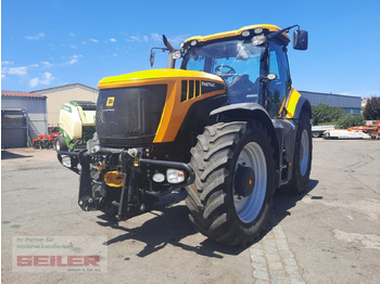 Traktors JCB