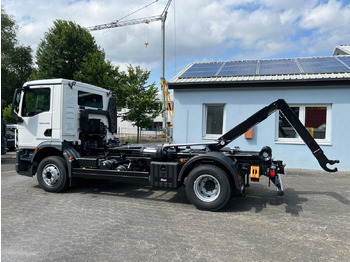 Pacēlājs ar āķi MAN TGM 15.290