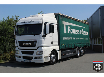 Kravas automašīna ar tentu MAN TGX 26.440