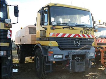 Ielu tīrīšanas mašīna Mercedes-Benz 2035 AK Actros 4x4, Kehrmaschine Schmidt, Allrad: foto 4