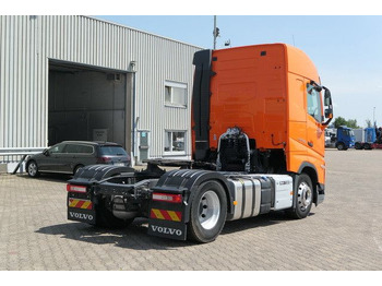 Vilcējs Volvo FH 500/Standklima/20 Stück auf Lager!: foto 2