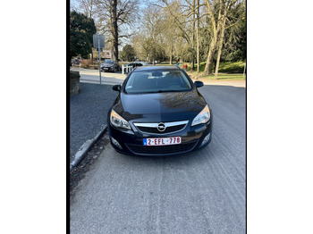 Vieglā automašīna OPEL
