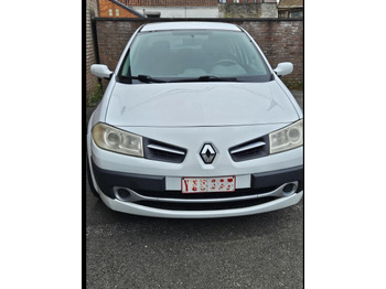 Vieglā automašīna RENAULT