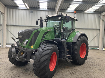 Traktors FENDT 826 Vario